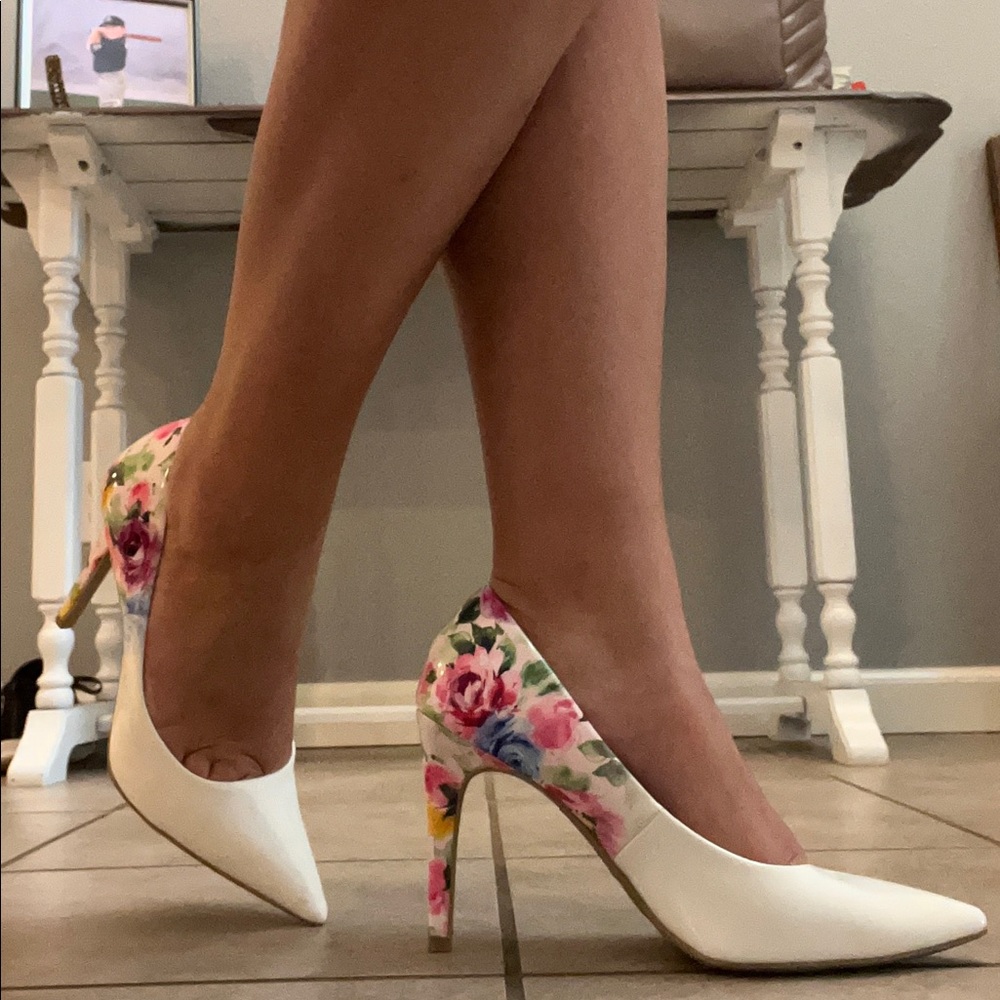 Closed toe heels